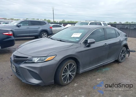 2018 Toyota Camry Se z USA, uszkodzony, nr VIN 4T1B11HK1JU129954